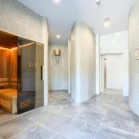 Lividus, Sun & Snow アパート